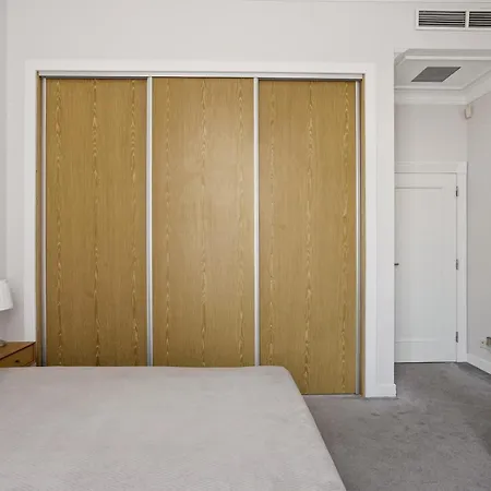 Historic Market Square -140m2 Grand As R504