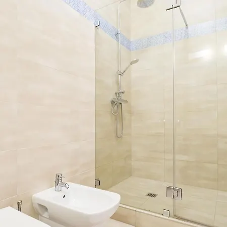 Historic Market Square -140m2 Grand As R504 *