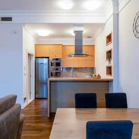 Historic Market Square -140m2 Grand As R504 Apartment *